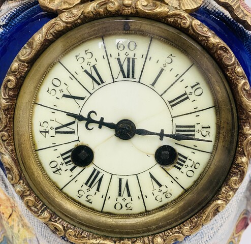 garniture de cheminée en faïence polychrome à décor de paysage . XX siècle .