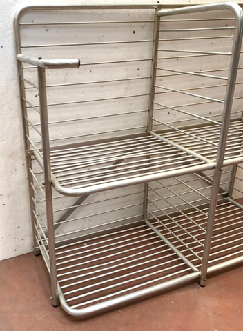 grille de boulangerie en aluminium centré . XX siècle .