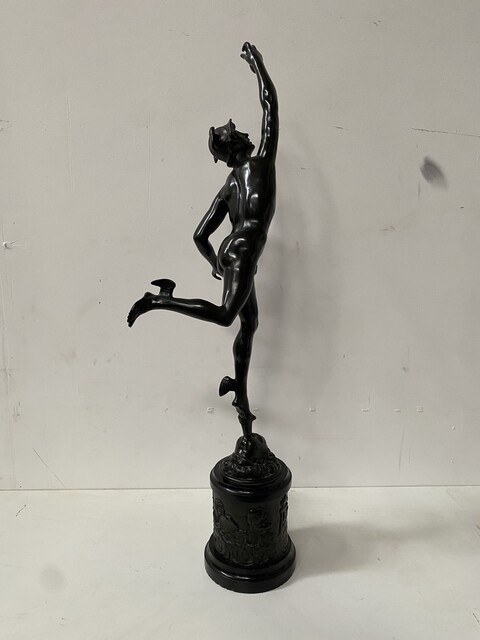 groupe bronze sujet mercure signé du sculpteur Jean de Bologne . XIX siècle .