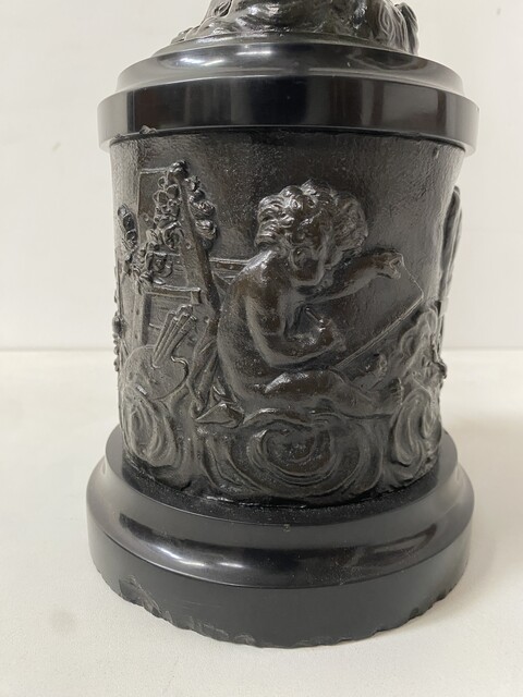 groupe bronze sujet mercure signé du sculpteur Jean de Bologne . XIX siècle .