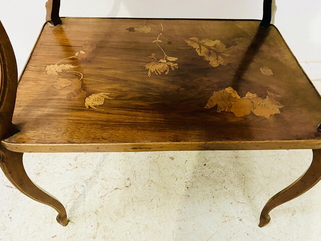 guéridon deux plateaux marqueterie art nouveau école de Nancy . XX siècle .