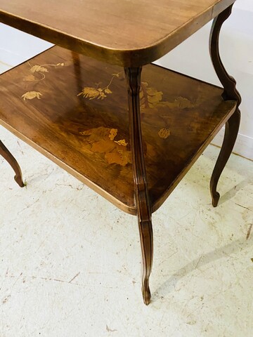 guéridon deux plateaux marqueterie art nouveau école de Nancy . XX siècle .