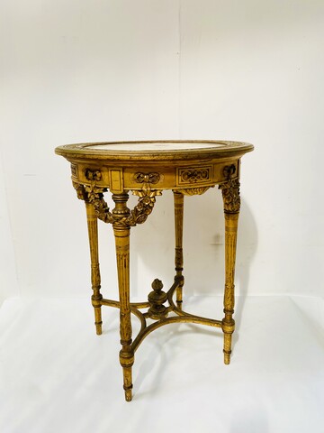 guéridons bas en bois sculpté et dore dessus marbre rosé . XIX siècle .