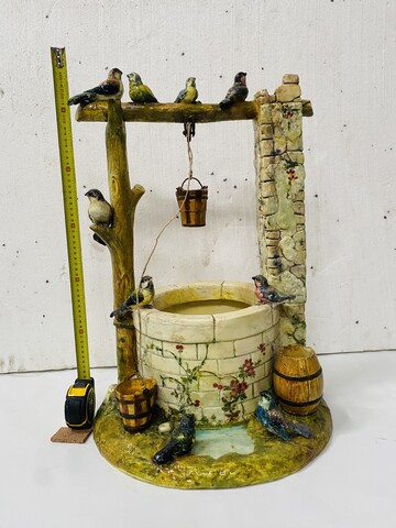 important puits en faïence de Vallauris de Delphin Massier . XX siècle .