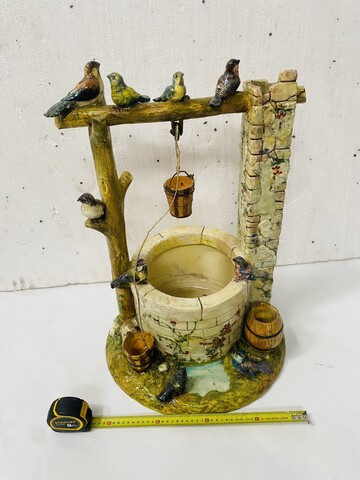 important puits en faïence de Vallauris de Delphin Massier . XX siècle .