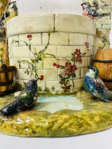 important puits en faïence de Vallauris de Delphin Massier . XX siècle .