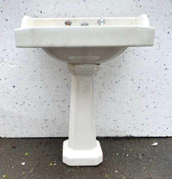 Lavabo simple vasque a piètement en colonne carrée émaillée Art Déco XX siècle