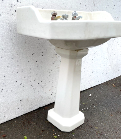 Lavabo simple vasque a piètement en colonne carrée émaillée Art Déco XX siècle