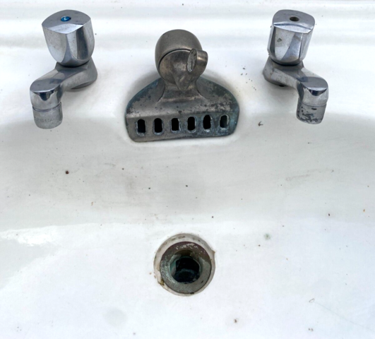 Lavabo simple vasque a piètement en colonne émaillée Art Déco XX siècle