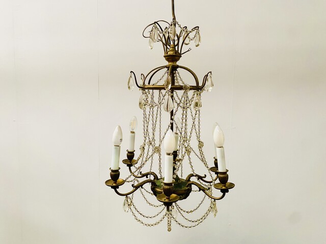 lustre cage à guirlande perlé et tôle peinte à six lumière . XX siècle .