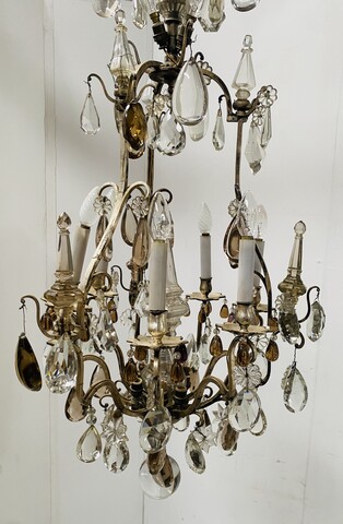 lustre cage monture bronze à pampille neuf bras de lumières . XX siècle.