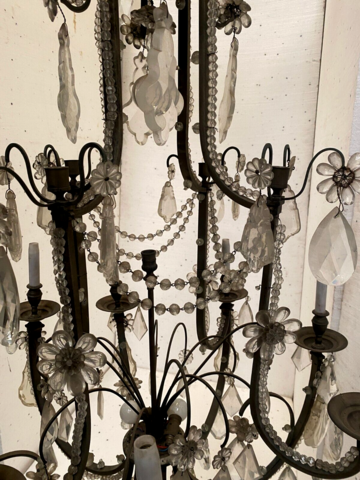 lustre style louis XVI pampilles et colliers de perles . XIX siècle.