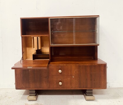 meuble architectural époque art déco formant vitrine . XX siècle .