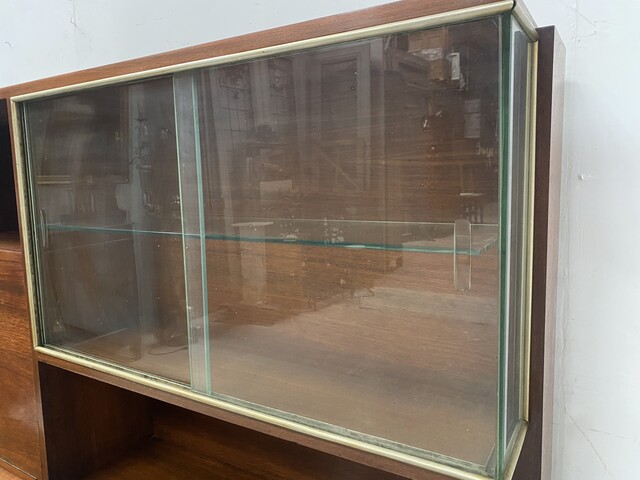 meuble architectural époque art déco formant vitrine . XX siècle .