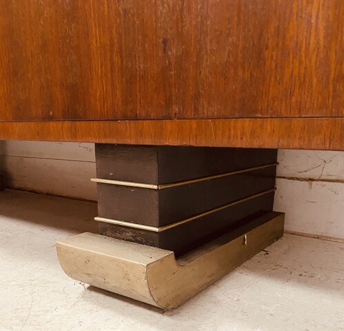 meuble architectural époque art déco formant vitrine . XX siècle .