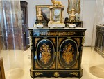 meuble d'apparat époque Napoléon III en marqueterie de bois clair . XIX siècle .