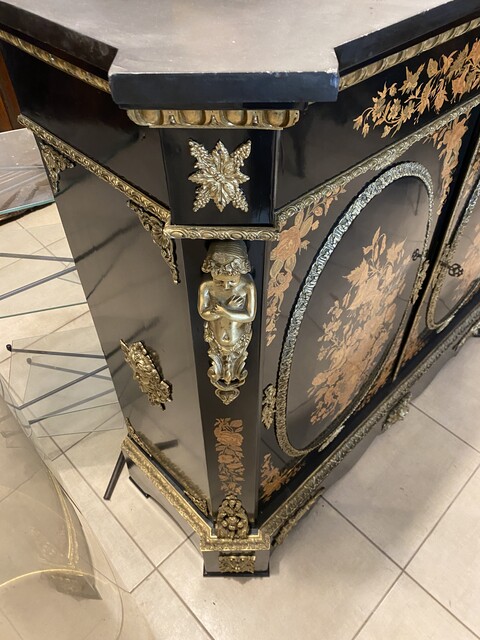 meuble d'apparat époque Napoléon III en marqueterie de bois clair . XIX siècle .