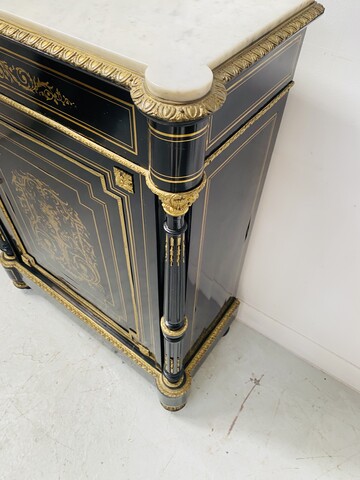 Meuble Hauteur d'Appui Napoléon III Bois Et Marqueterie De Laiton . XIX siècle.