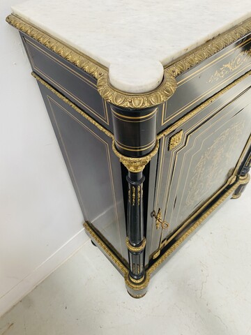 Meuble Hauteur d'Appui Napoléon III Bois Et Marqueterie De Laiton . XIX siècle.