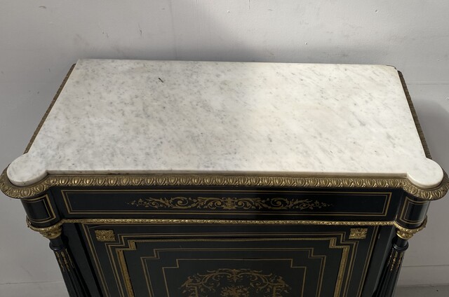 Meuble Hauteur d'Appui Napoléon III Bois Et Marqueterie De Laiton . XIX siècle.