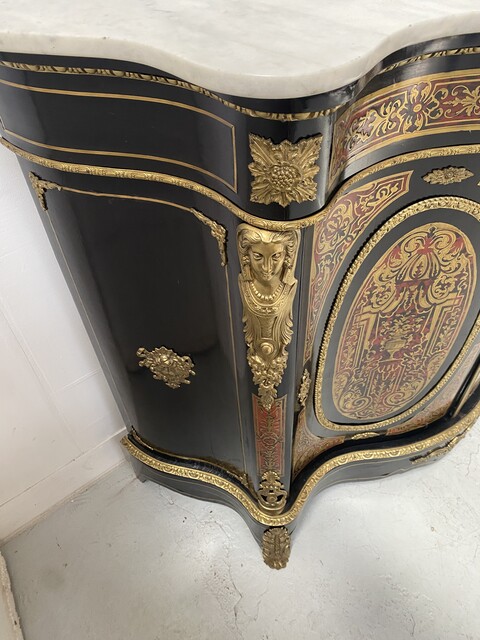 Meuble Hauteur d'Appui Napoléon III Bois Et Marqueterie De Laiton . XIX siècle.