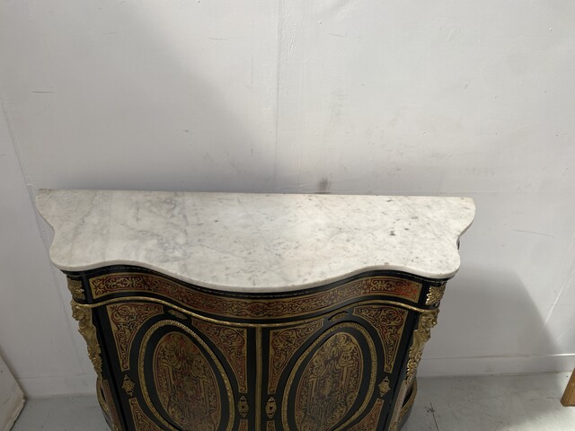 Meuble Hauteur d'Appui Napoléon III Bois Et Marqueterie De Laiton . XIX siècle.