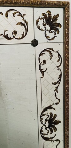 miroir circa1950 verre églomisé décor antique cadre stuc doré . XX siècle .