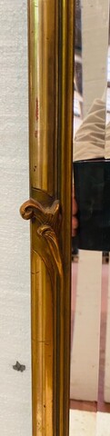 miroir style Louis XV en bois doré finement sculptée . XX siècle .