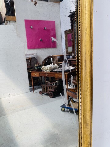 miroir style louis XV rocaille en bois stuque doré à coquille . XIX siècle .