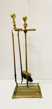 nécessaire à feu style renaissance laiton et bronze . XX siècle .