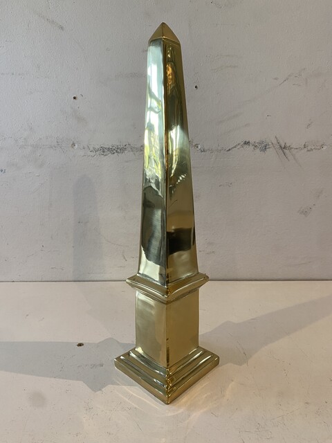 obélisque en bronze poli . XX siècle .