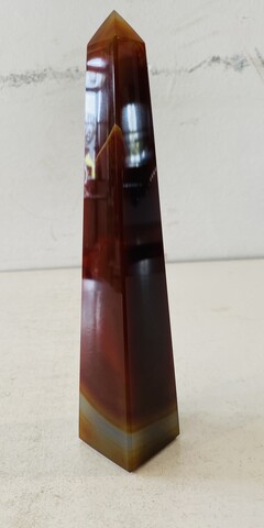 Objets similairesobélisque pierre semi précieuse en en Agathe rubanées . XX siècle .
