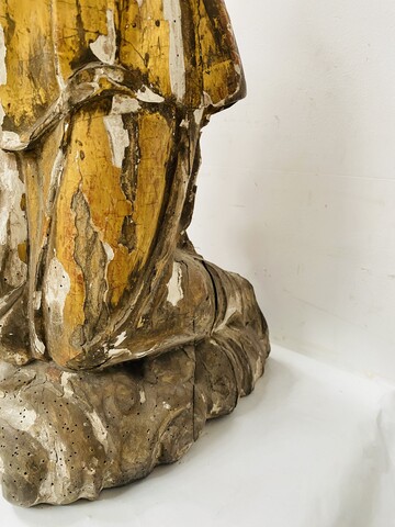 paire d'anges adorateurs en bois sculpté polychrome et doré . XVII/XVIII siècle.