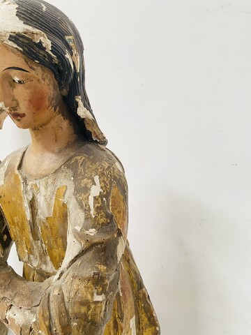 paire d'anges adorateurs en bois sculpté polychrome et doré . XVII/XVIII siècle.