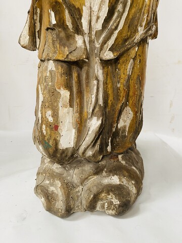 paire d'anges adorateurs en bois sculpté polychrome et doré . XVII/XVIII siècle.