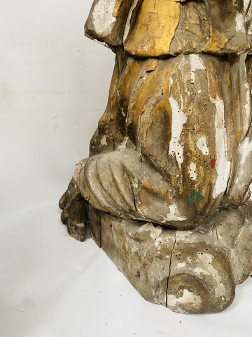 paire d'anges adorateurs en bois sculpté polychrome et doré . XVII/XVIII siècle.