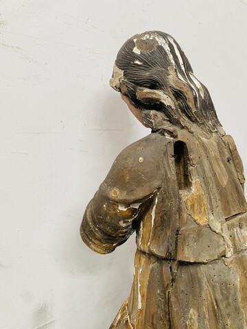 paire d'anges adorateurs en bois sculpté polychrome et doré . XVII/XVIII siècle.