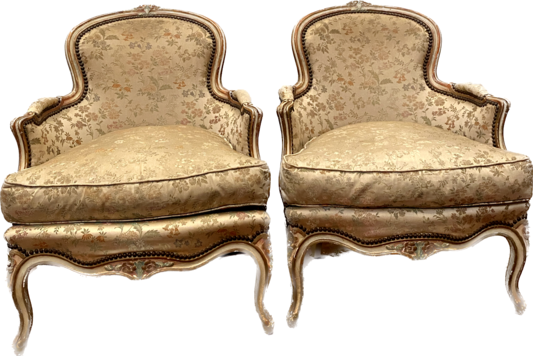 Paire de bergères de style Louis XV en bois polychrome . XX siècle. 