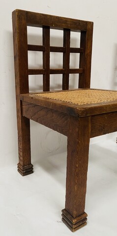 paire de chaises en chêne massif motif géométrique . XX siècle .