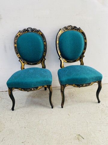 paire de chaises époque Napoléon III en bois noirci et nacre . XIX siècle .