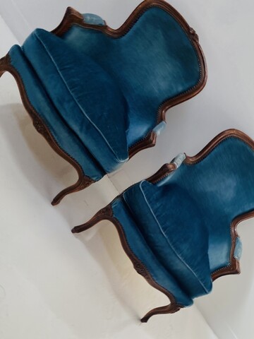 paire de fauteuils style transition Louis XV finement sculptée . XX siècle .