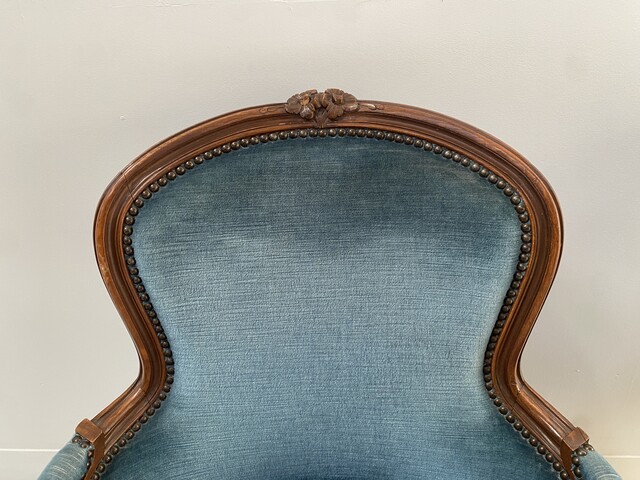 paire de fauteuils style transition Louis XV finement sculptée . XX siècle .