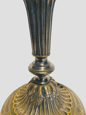 paire de flambeaux louis XVI en bronze argenté finement ciselé . XX siècle .