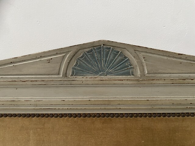 paire de Lits louis XVI sculptée hêtre rechampis recouvrement tissus .XX siècle.