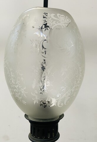 paire de lustres du XIX siècle en bronze patiné à décor de masques . XIX siècle