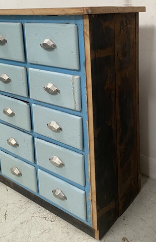 paire de meubles rangements trente tiroirs par meuble patiné . XX siècle .