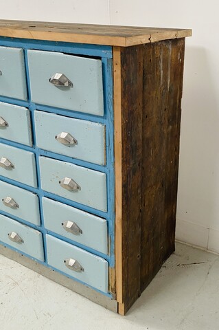 paire de meubles rangements trente tiroirs par meuble patiné . XX siècle .