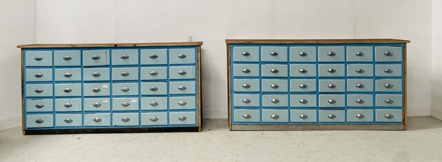 paire de meubles rangements trente tiroirs par meuble patiné . XX siècle .