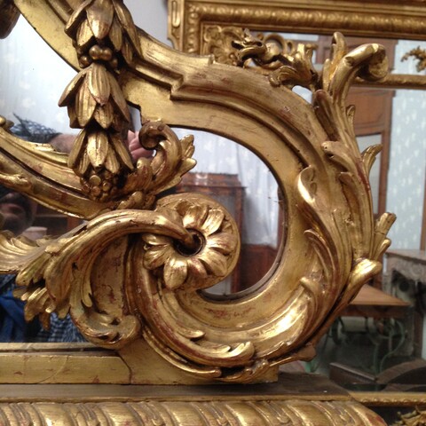 paire de miroirs à pare closes de style Louis XIV en bois doré . XIX siècle .