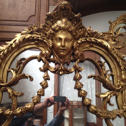 paire de miroirs à pare closes de style Louis XIV en bois doré . XIX siècle .